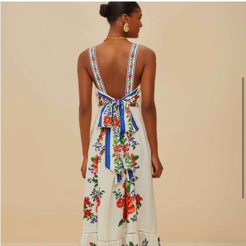 Off-White Flower Tapestry Lenzing™ Ecovero™ Euroflax™ Maxi Dress